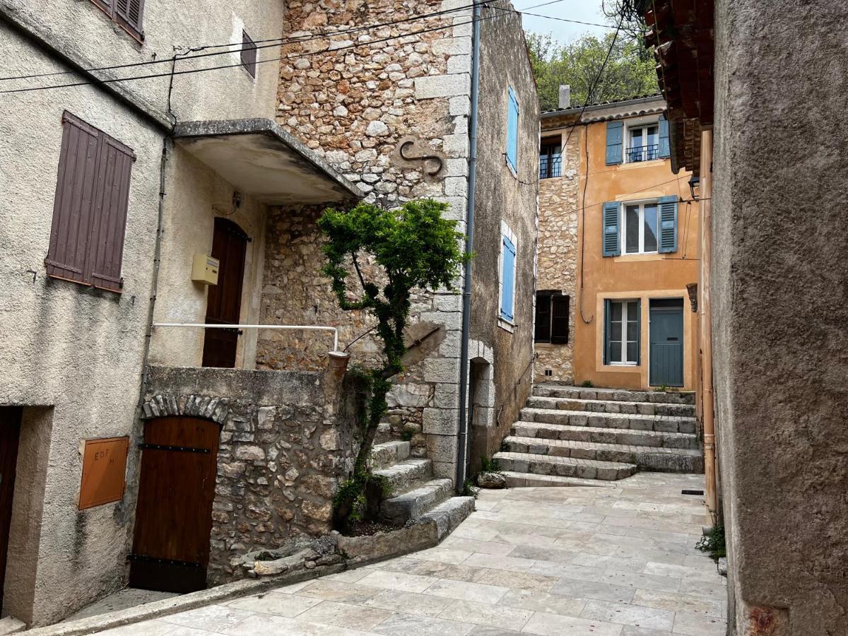 Le Vieux Chateau Aiguines Exterior photo